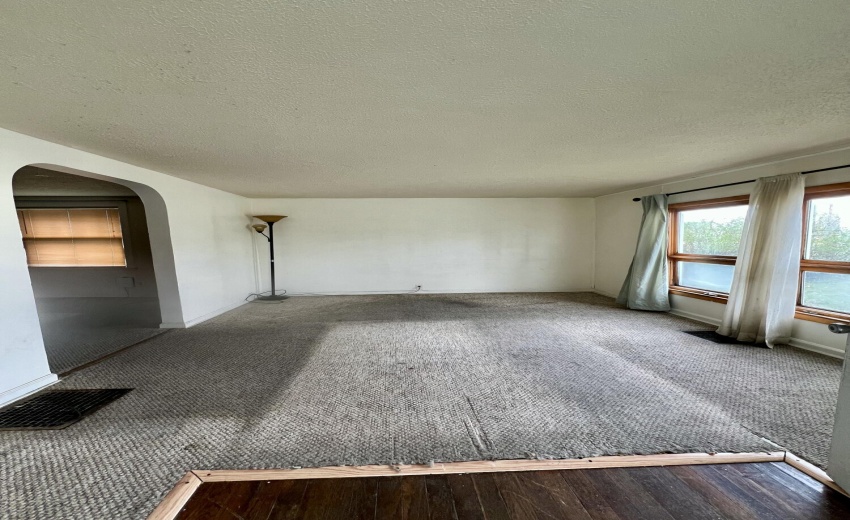 E0876271-D3D4-4A44-888C-D4DCBD80264D_1_2