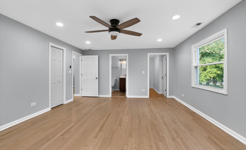 20_8318_Howard_Ave_Munster_IN_46321_USA-