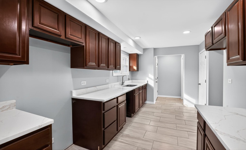 18_8318_Howard_Ave_Munster_IN_46321_USA-