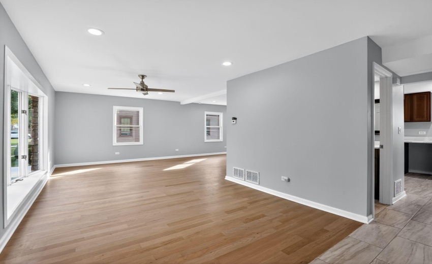 16_8318_Howard_Ave_Munster_IN_46321_USA-