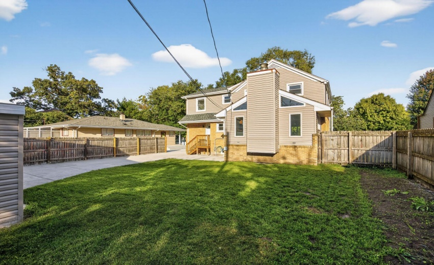 03_8318_Howard_Ave_Munster_IN_46321_USA-