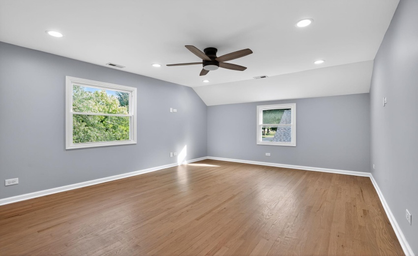 12_8318_Howard_Ave_Munster_IN_46321_USA-