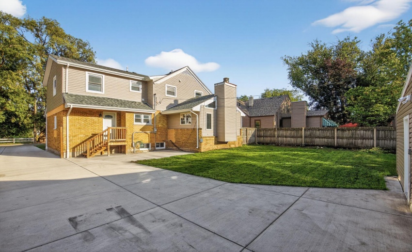 06_8318_Howard_Ave_Munster_IN_46321_USA-