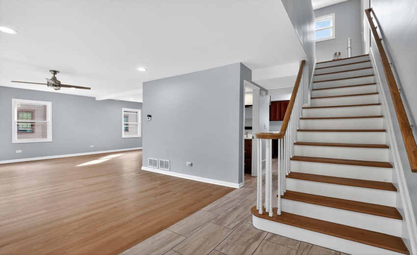 29_8318_Howard_Ave_Munster_IN_46321_USA-