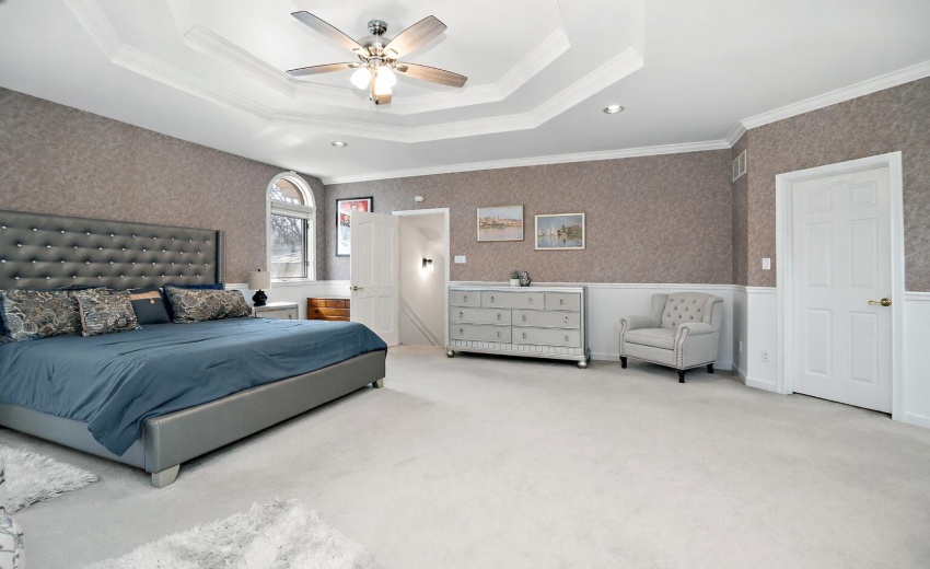 Bright and serene master bedroom design