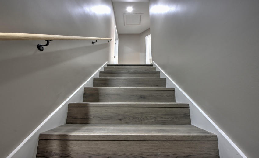 IMG_9103_4_5_6_7_8Interior 3