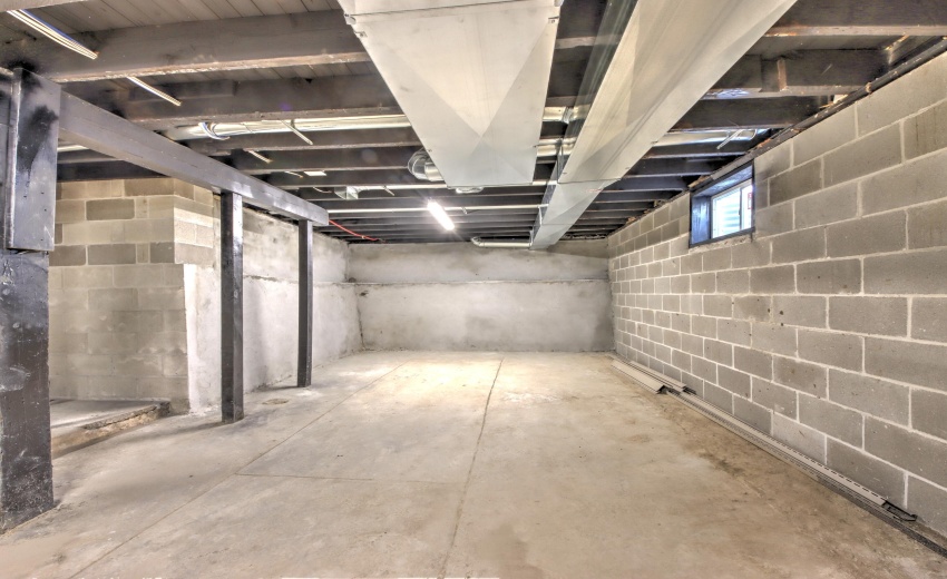 IMG_9229_30_31_32_33_34Interior 3