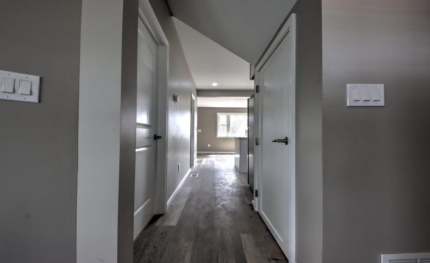 IMG_9043_4_5_6_7_8Interior 3