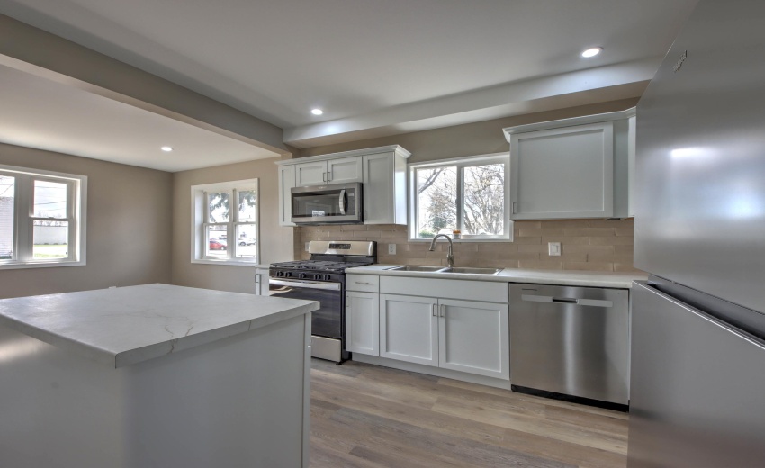 IMG_9187_88_89_90_91_92Interior 3