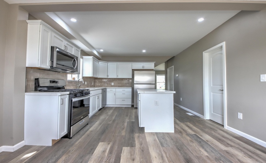 IMG_9169_70_71_72_73_74Interior 3