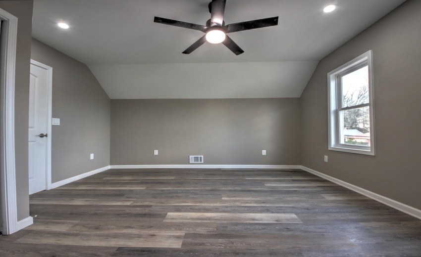 IMG_9127_28_29_30_31_32Interior 3