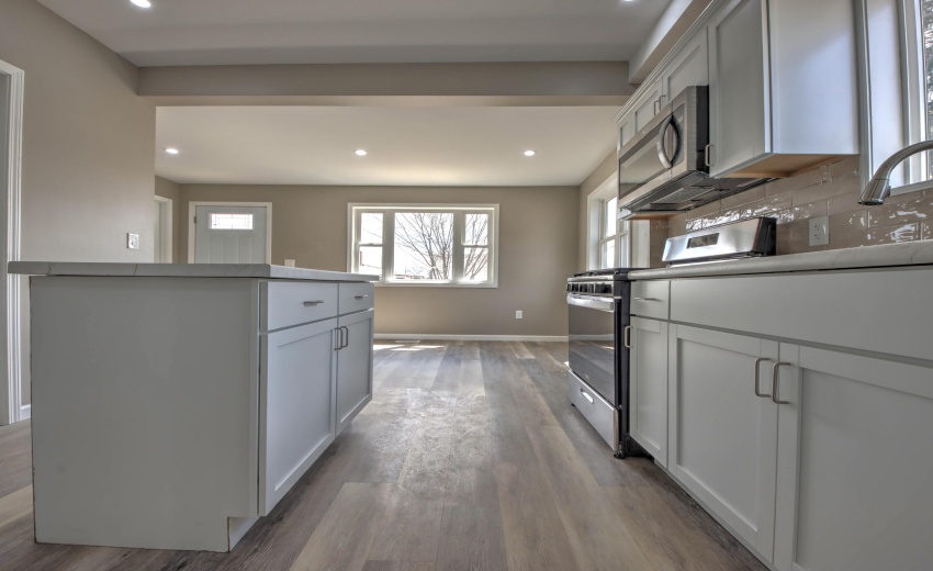 IMG_9181_2_3_4_5_6Interior 3