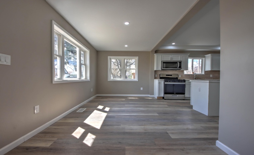 IMG_9193_4_5_6_7_8Interior 3