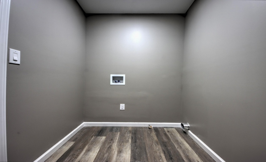 IMG_9085_86_87_88_89_90Interior 3