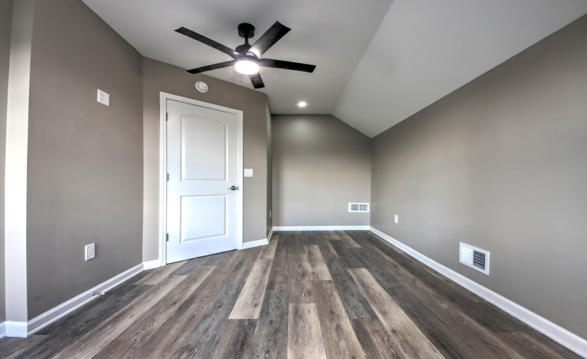 IMG_9133_4_5_6_7_8Interior 3