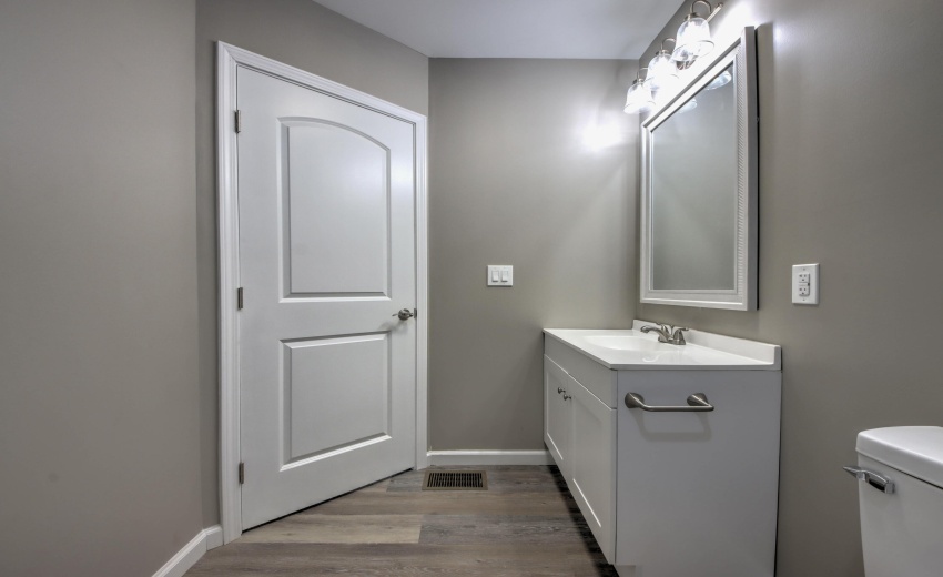 IMG_9163_4_5_6_7_8Interior 3