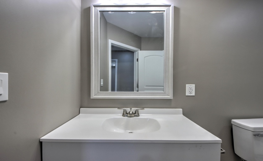 IMG_9151_2_3_4_5_6Interior 3