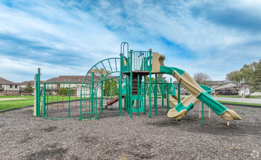 lakes-of-the-four-seasons-winfield-in-18