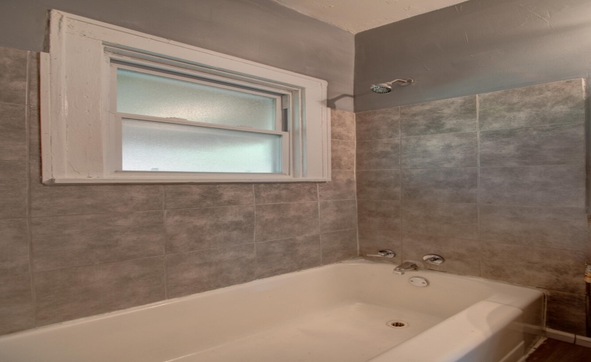 indistrial.bathroom-2