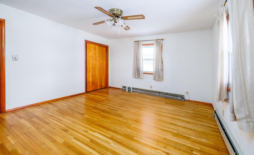 302 E Holley Kentland-13