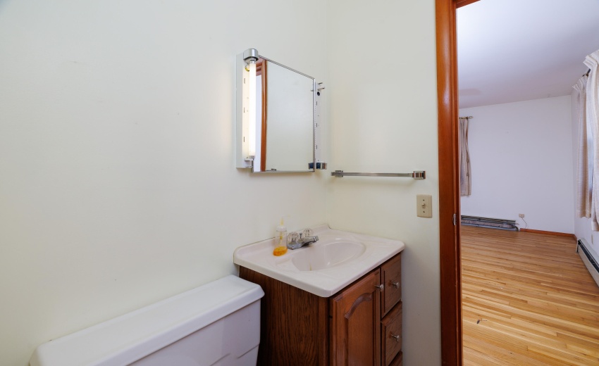 302 E Holley Kentland-12