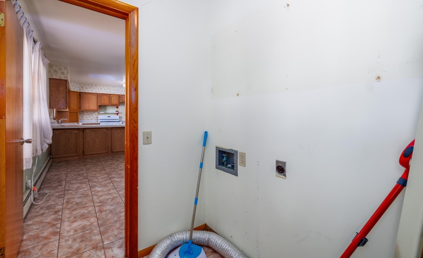 302 E Holley Kentland-11