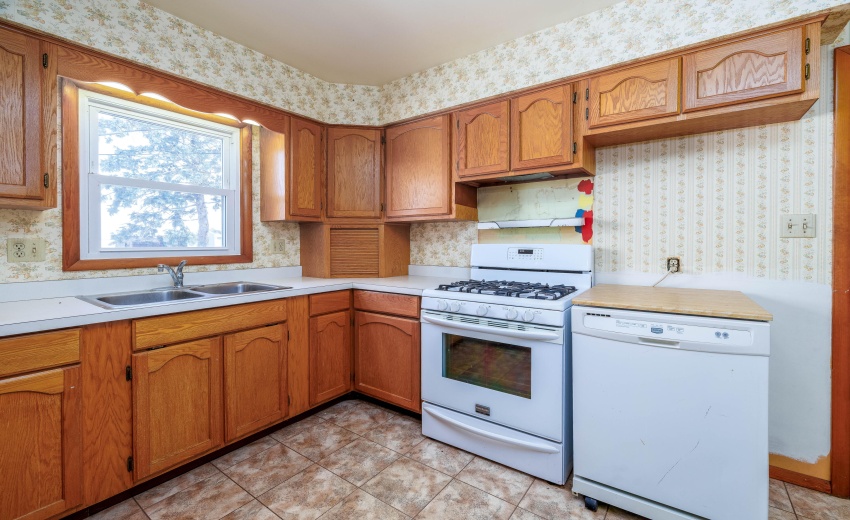 302 E Holley Kentland-9