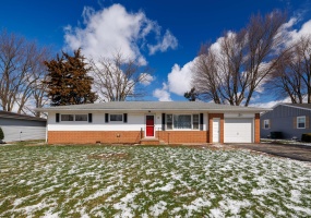 302 Holley Drive, Kentland, Indiana, 3 Bedrooms Bedrooms, 6 Rooms Rooms,2 BathroomsBathrooms,Residential,For Sale,Holley,NRA836671