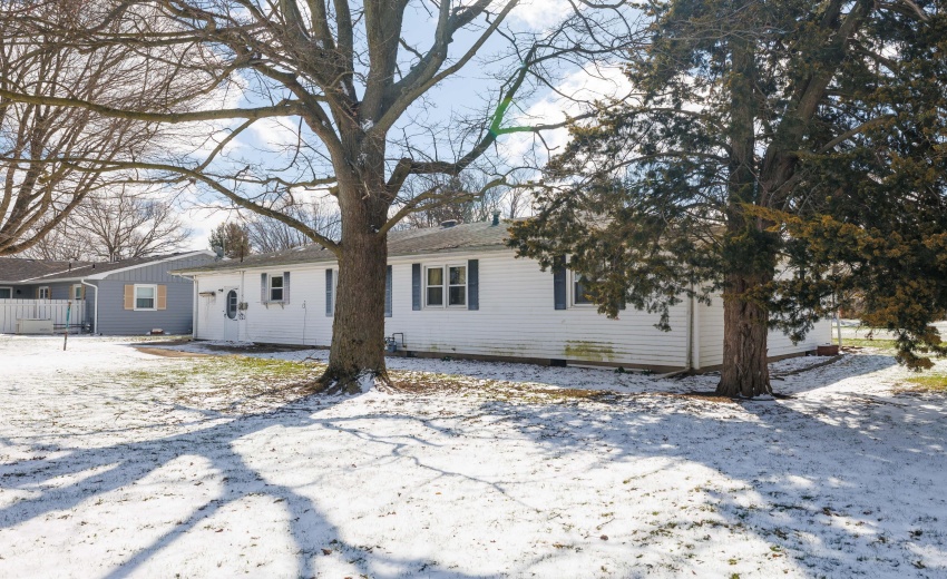 302 E Holley Kentland-29