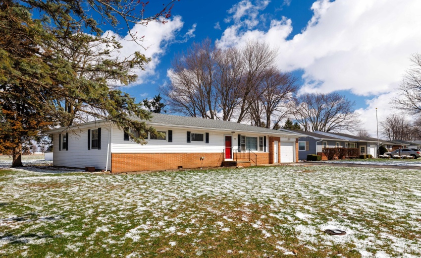 302 E Holley Kentland-24