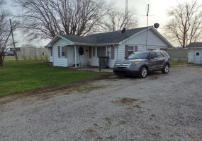 227 Benton Street, Millersburg, Indiana, 1 Bedroom Bedrooms, 5 Rooms Rooms,2 BathroomsBathrooms,Residential,For Sale,Benton,NRA836683