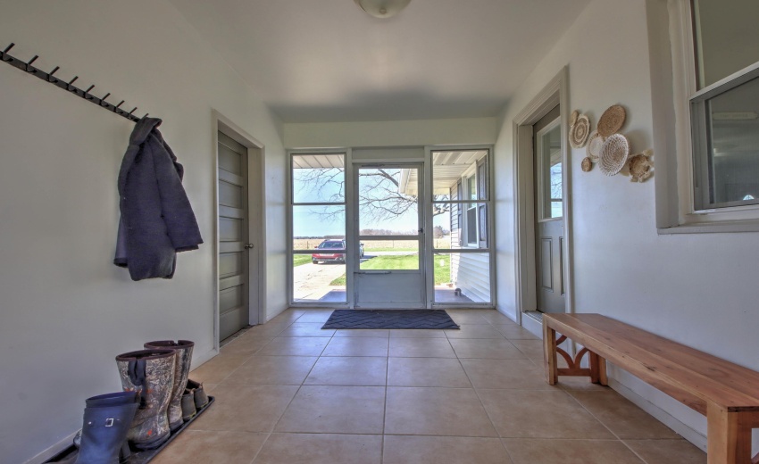 IMG_9453_4_5_6_7_8Interior 3