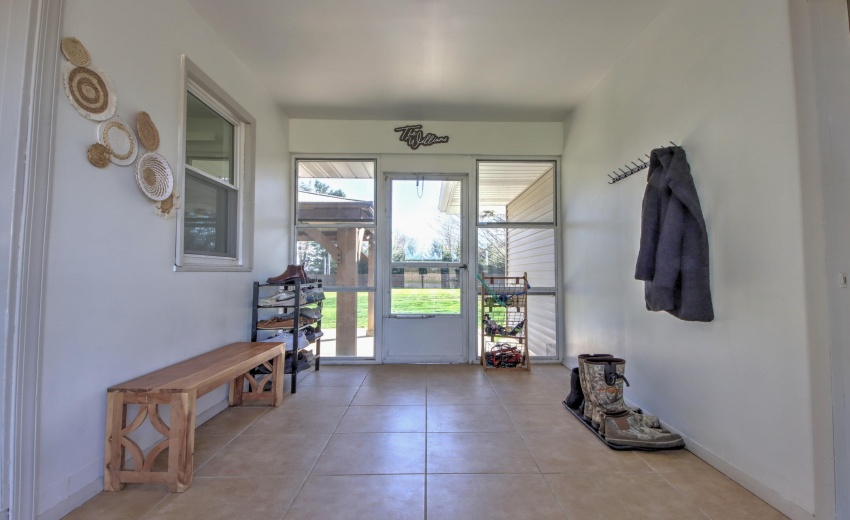 IMG_9459_60_61_62_63_64Interior 3