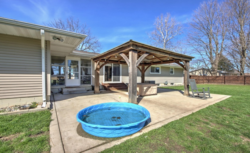 IMG_9471_2_3_4_5_6Interior 3