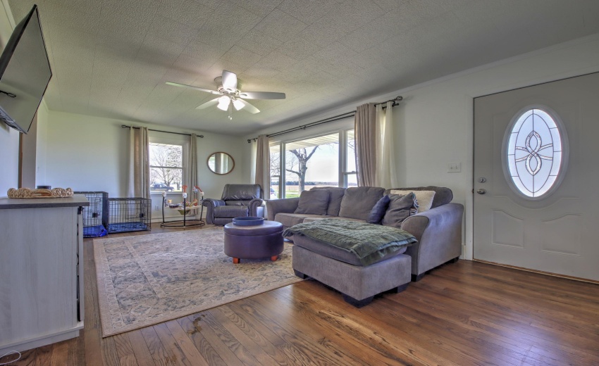 IMG_9285_86_87_88_89_90Interior 3