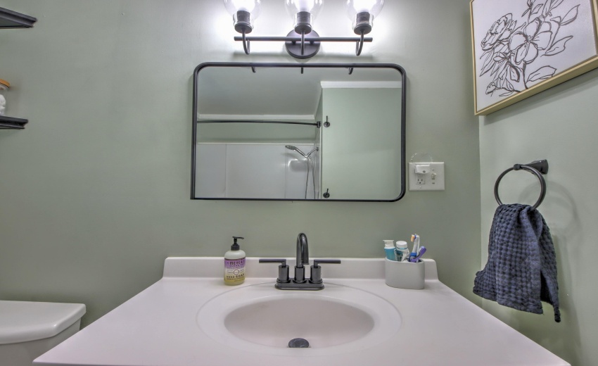 IMG_9315_16_17_18_19_20Interior 3