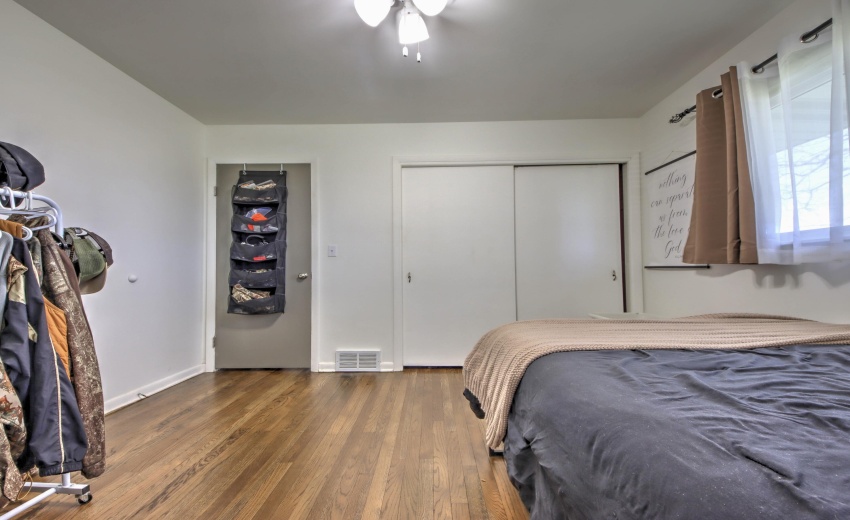 IMG_9351_2_3_4_5_6Interior 3