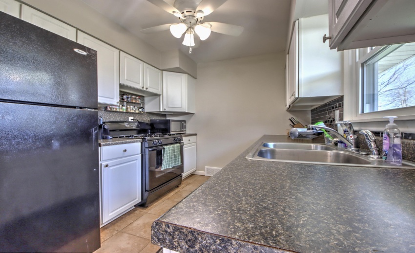 IMG_9393_4_5_6_7_8Interior 3