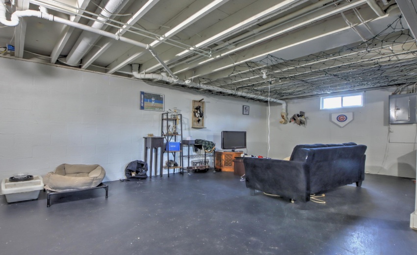 IMG_9435_36_37_38_39_40Interior 3