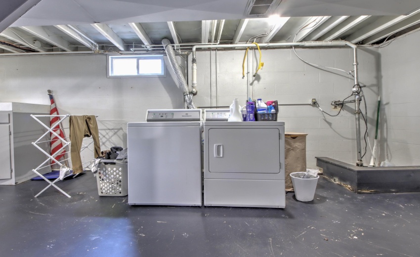 IMG_9429_30_31_32_33_34Interior 3