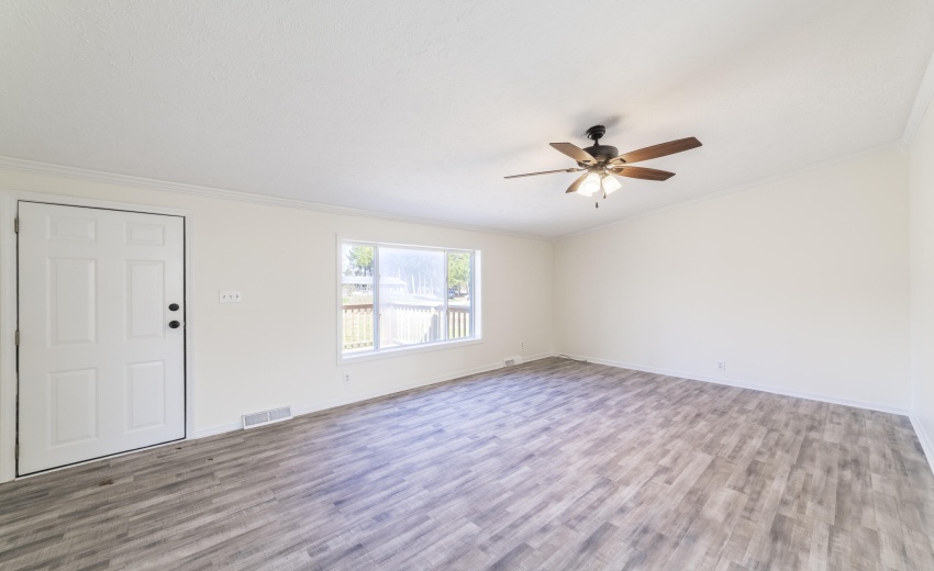 ELiving550E#7RESHOOT0020