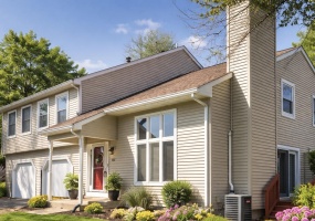 607 Weatherwood Lane, Valparaiso, Indiana, 2 Bedrooms Bedrooms, 6 Rooms Rooms,2 BathroomsBathrooms,Residential,For Sale,Weatherwood,NRA836719