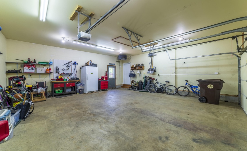 YYGarageCharter0069