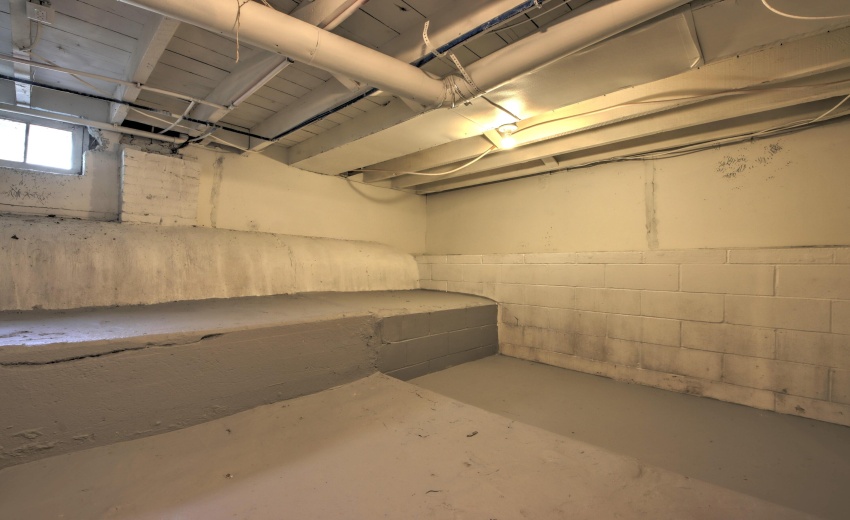 IMG_9741_2_3_4_5_6Interior 3