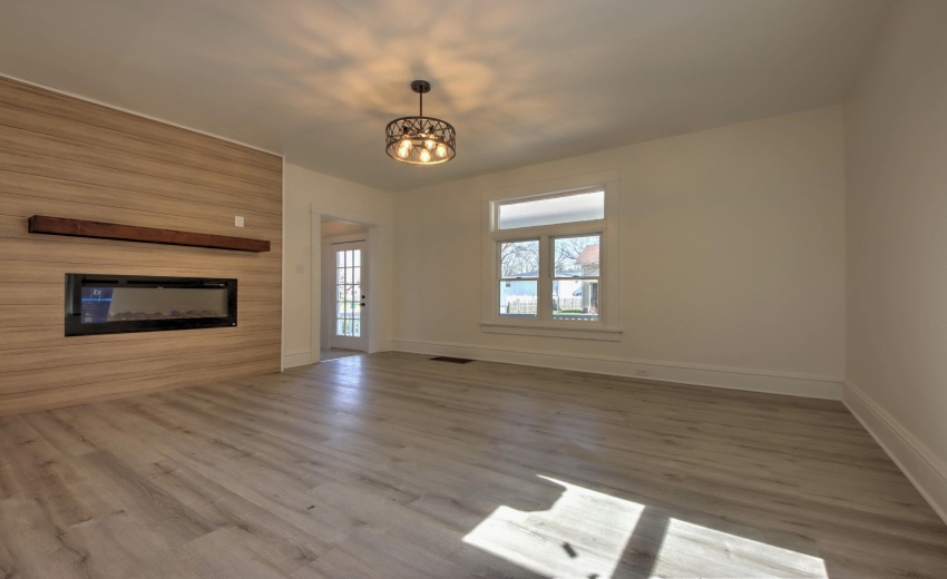 IMG_9525_26_27_28_29_30Interior 3