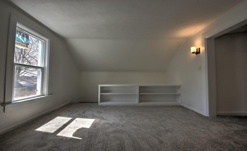 IMG_9633_4_5_6_7_8Interior 3