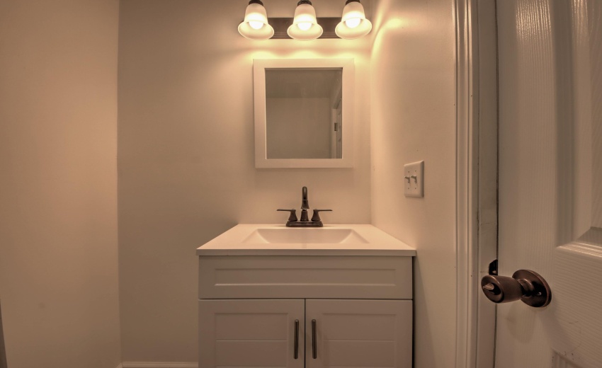 IMG_9585_86_87_88_89_90Interior 3