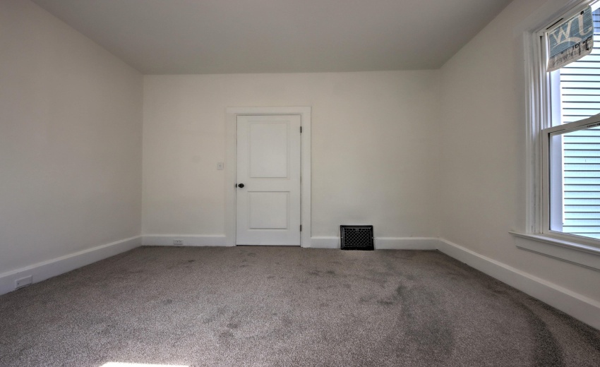 IMG_9603_4_5_6_7_8Interior 3