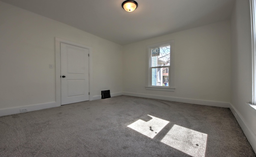 IMG_9615_16_17_18_19_20Interior 3