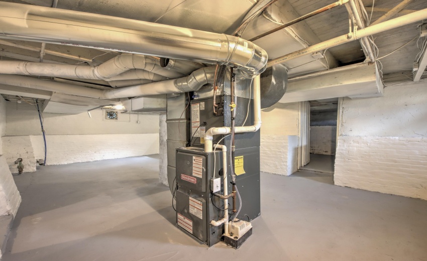 IMG_9753_4_5_6_7_8Interior 3